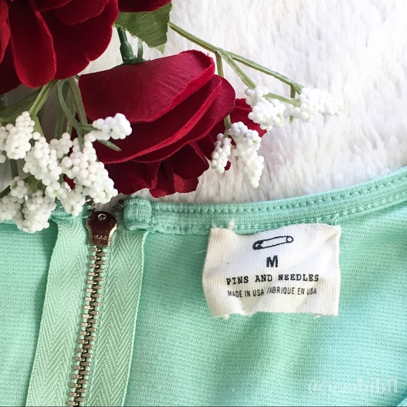 UO Pins & Needles Eyelet Laser Cut Crop Top - Picture 5 of 8